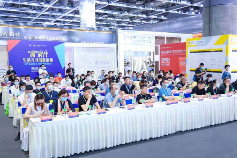 匠心載譽(yù)，榮耀加冕！新標(biāo)門窗榮獲2022中國門墻柜品牌&amp;產(chǎn)品大會“金星獎”！